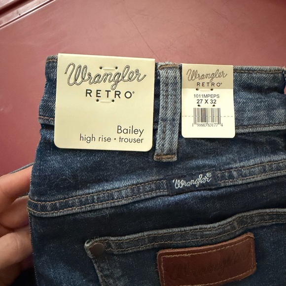 WOMEN'S WRANGLER RETRO® BAILEY HIGH RISE TROUSER JEAN IN SARA - Picture 3 of 3